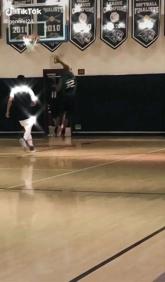 Video post by @brhoops on TikTok