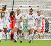 The best pics from the clash against Club América 📸 

Alcuni scatti della sfida contro il Club América 📸 
Le ragazze stanno tornando in Italia, si gioca domenica contro la Fiorentina 🔴⚫ 

#TheWomensCup #FollowTheRossonere #SempreMilan 

Credit: @connortrace_