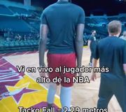Pude ver al jugador más alto de la NBA calentar en vivo… Tacko Fall!