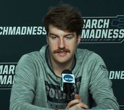 𝙃𝙚'𝙨 𝙗𝙚𝙚𝙣 𝙙𝙤𝙞𝙣𝙜 𝙩𝙝𝙖𝙩.

@drewtimme2 on @USFDonsMBB &amp; @bouyea_ycl 

#WCChoops https://t.co/nW4uNwIKLq