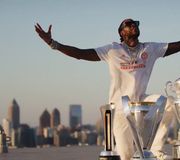 There are many champions. 
But only true icons rewrite history.

This is when Kings Become Legends 👑

#UniteAndConquer https://t.co/xO7WuozcHm