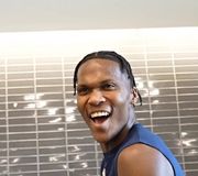 it had been four years since @bennedict ate a home-cooked meal from his mom.

this week, his mom and sister flew in to surprise him & the team with his favorite Haitian meal to celebrate his first NBA game.🥰