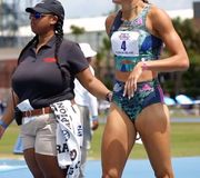 ANOTHER WIN‼️

annaa.hall cruised to victory in the Florida Relays 800m in 2:03.23 with a negative split 🫡 

What can’t she do?! ¯\_(ツ)_/¯

🎥 alexandtrack