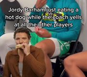 Jordy Barham just casually eating a hot dog at half time while the coach yells at all the other players 😂🌭  #CapCut #hotdog #funny #basketball #wow #halftimeshow #halftime 