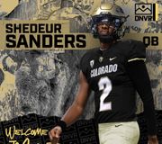 Coach Prime: “Where is Shedeur?”

*Shedeur stands up*

Coach Prime: “This is your quarterback.” https://t.co/Xr2Jeu30IB