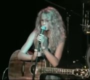 can you believe taylor used to be this country?! https://t.co/z8XrvXDIou
