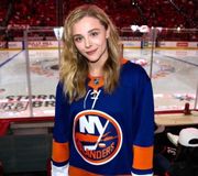 We love to see it.

It was so awesome seeing @chloegmoretz at the game tonight IN Raleigh rocking her #Isles gear!