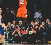 I can’t dance but I can take photos. #charli #fyp #photography #charlidamelio #photoshootideas #phototricks #videography #canoncamera #nba