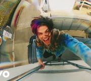 Yungblud’s new single “Weird!” is out now: https://YUNGBLUD.lnk.to/Weird 
 
Director: Tom Pallant/YUNGBLUD
Producer: Gavin Gottlich 
Director of Photography: Mike Dones
Editor: Tom Pallant 
Coloring/VFX Robert Simmons

watch more official YUNGBLUD videos: https://YUNGBLUD.lnk.to/MusicVideos 
subscribe to YUNGBLUD: https://YUNGBLUD.lnk.to/Subscribe 

visit the official YUNGBLUD website: https://YUNGBLUD.lnk.to/website 
follow YUNGBLUD on instagram: https://YUNGBLUD.lnk.to/instagram 
follow YUNGBLUD on facebook: https://YUNGBLUD.lnk.to/facebook 
follow YUNGBLUD on tiktok: https://YUNGBLUD.lnk.to/tiktok

Music video by YUNGBLUD performing Weird!. © 2020 Locomotion Recordings Limited, under exclusive license to Interscope Records
