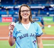 A BIG Thank You to the @bluejays for inviting #T6 Goaltender Elaine Chuli to throw out the first pitch at tonight’s game! ⚾️💙

Hoping the boys can clinch a playoff spot tonight! 🤩 #NextLevel