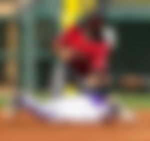 Image post by @ariannagrainey on Instagram