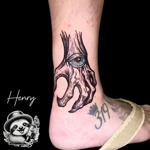 Image post by @whitesloth.tattoo on Instagram