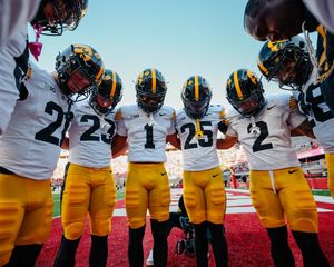 Image post by @HawkeyeFootball on Twitter