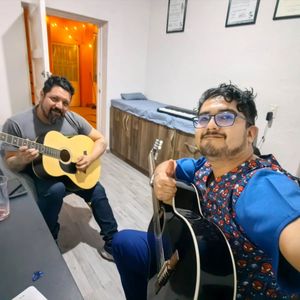 Image post by @estebanchincoyaoficial on Instagram