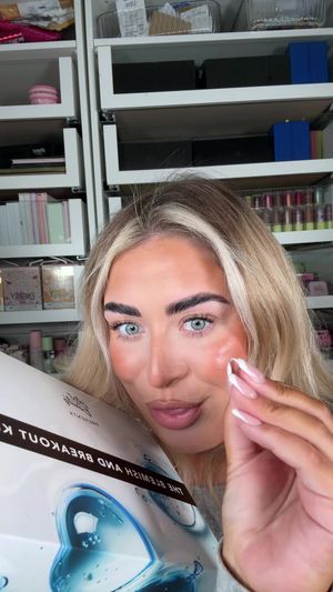 Video post by @beckymorganmakeup on TikTok