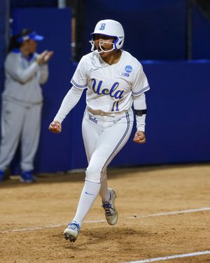 Image post by @uclasoftball on Instagram