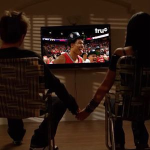 Image post by @UNMLoboMBB on Twitter