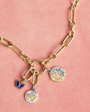 Image post by @theofficialpandora on Instagram