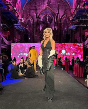 Image post by @lasunspraytan on Instagram