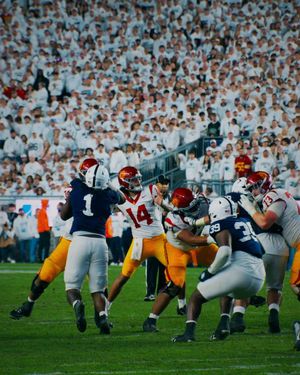 Video post by @uscfb on Twitter/X