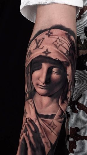 Video post by @skindesigntattoos on Instagram