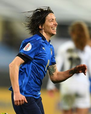Image post by @azzurrefigc on Instagram
