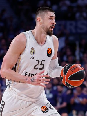 Image post by @realmadridbasket on Instagram