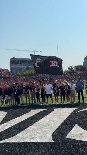 Image post by @BearcatsRuckus on Twitter