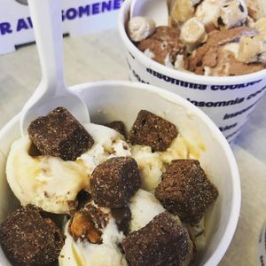 Image post by @insomniacookies on Instagram