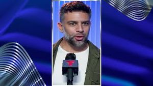 Video post by @telemundo on YouTube