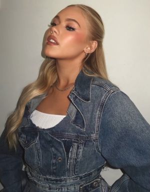 Image post by @jennanicoleofficial on Instagram