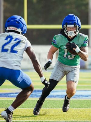 Image post by @uwffootball on Instagram
