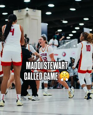 Image post by @nikegirlseybl on Instagram
