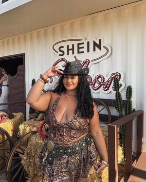 Image post by @shein_us on Instagram