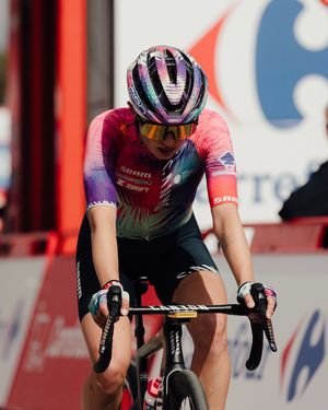 Image post by @wmncycling on Instagram