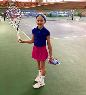 Image post by @polina_maneshina_tennis on Instagram