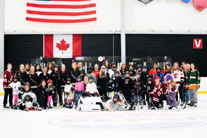 Image post by @CollegeHkySouth on Twitter