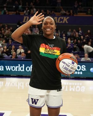 Image post by @uw_wbb on Instagram