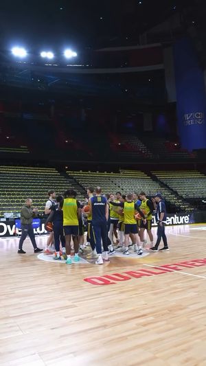Video post by @swebasketball on Facebook