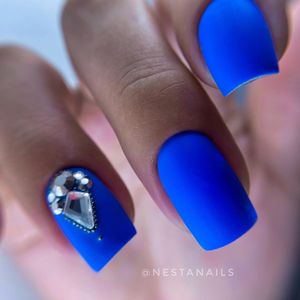 Image post by @nestanails on Instagram