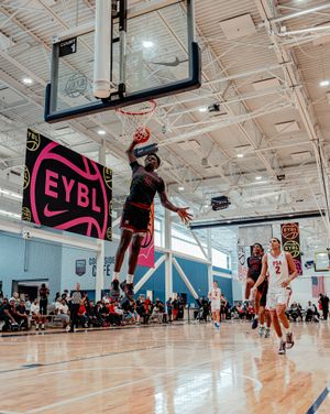 Image post by @nikeeyb on Instagram