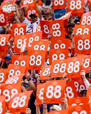 Image post by @broncosespanol on Instagram