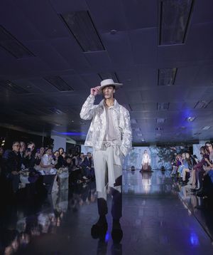 Image post by @ellehongkong on Instagram