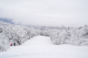 Image post by @mountsunapeeresort on Facebook