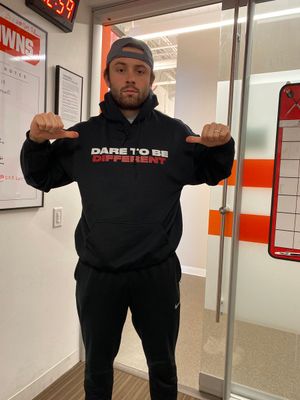 Image post by @bakermayfield on Twitter/X