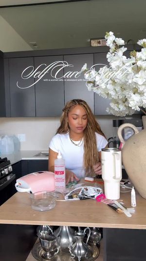 Video post by @enashaolivia on Facebook