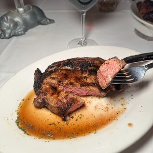 Image post by @mortonssteak on Instagram