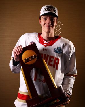 Image post by @du_hockey on Instagram