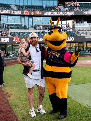 Image post by @saltlakebees on Instagram