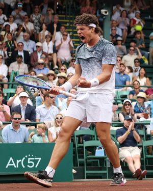 Image post by @mensclaycourt on Instagram
